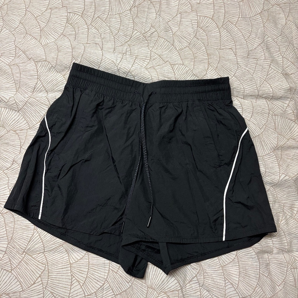 lululemon lightweight shorts